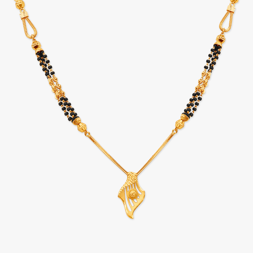 

Spellbinding Gold Mangalsutra