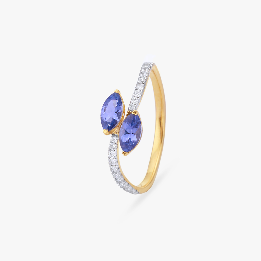 Curved Diamond Finger Ring