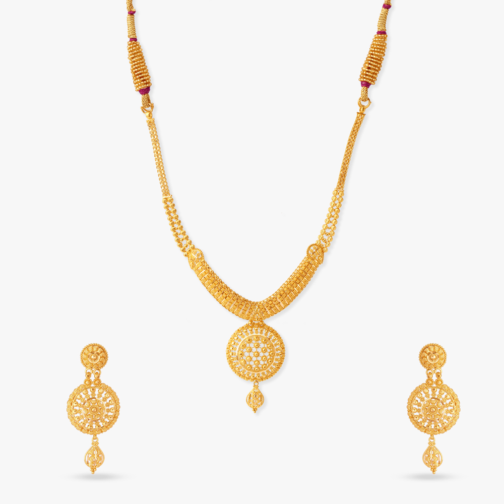 

Graceful Gold Kolkata Style Necklace Set