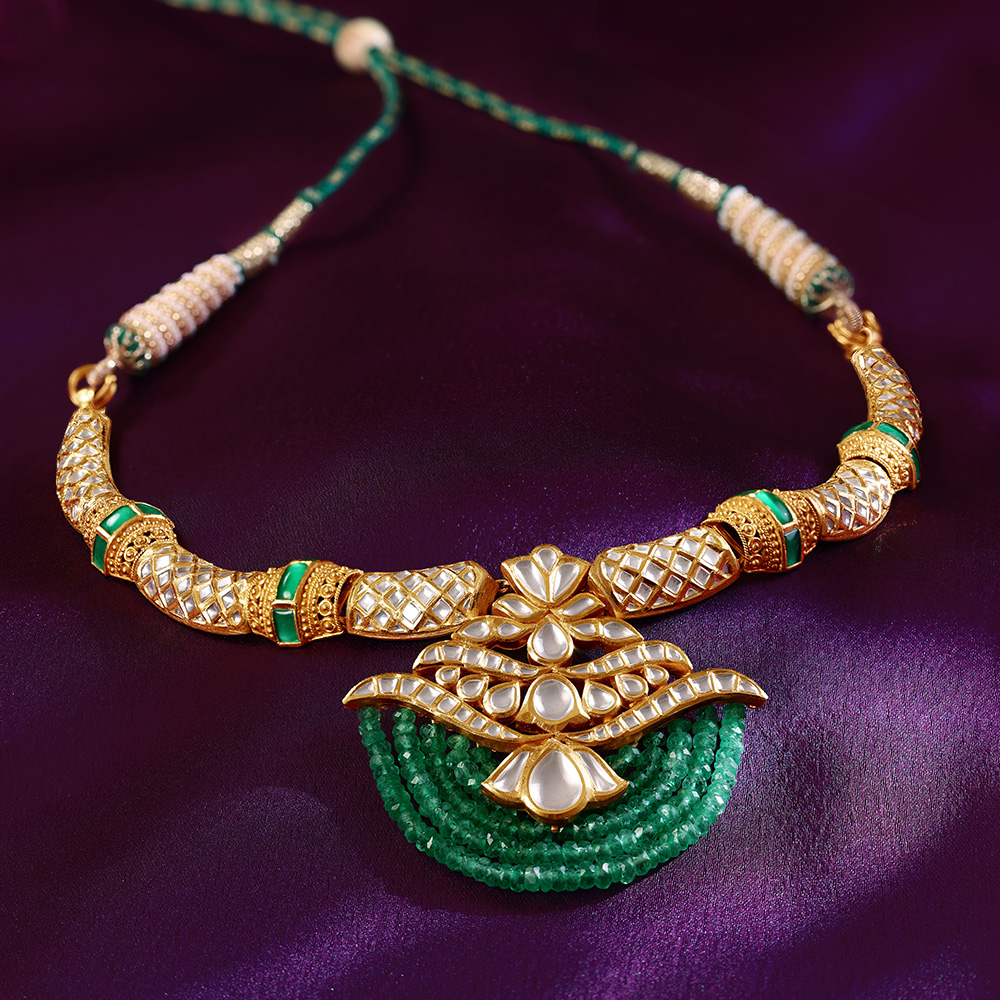 

Glimmering Majesty Gold Necklace Set