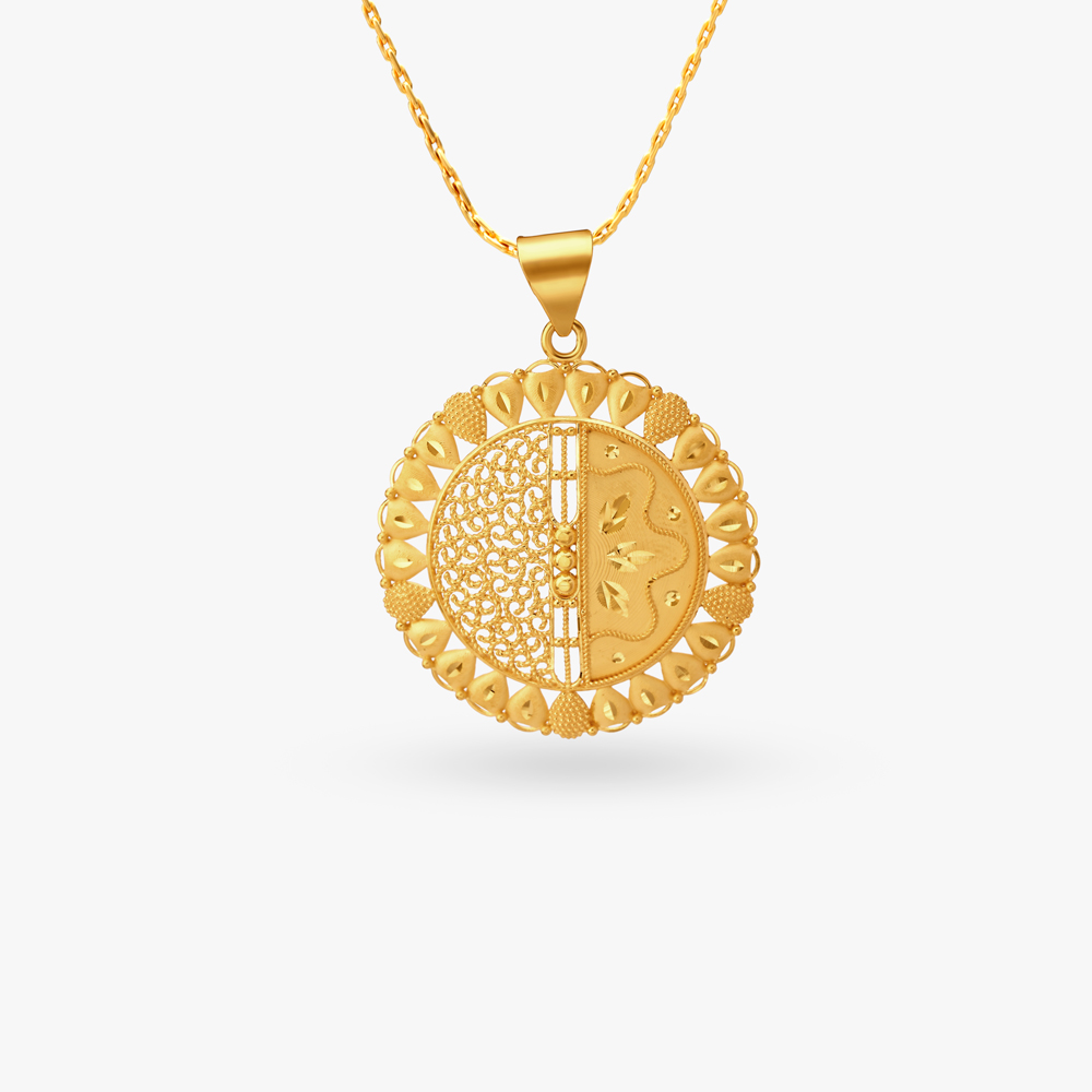 

Filigree Gold Pendant and Earrings Set