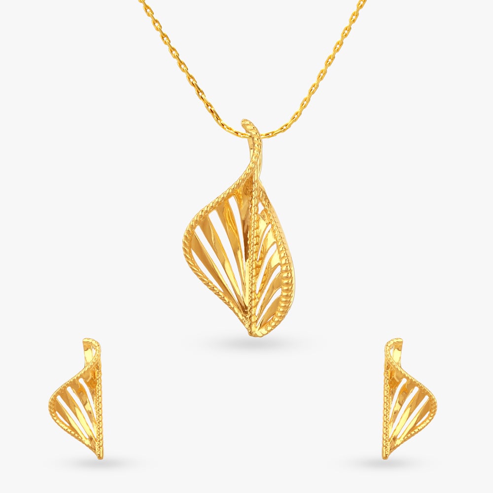 Sculpted Breeze Gold Pendant and Earrings Set