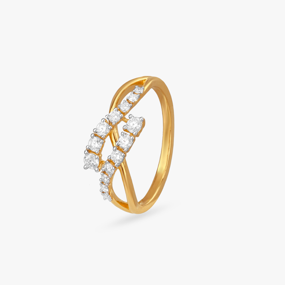 Chic Crossover Diamond Finger Ring